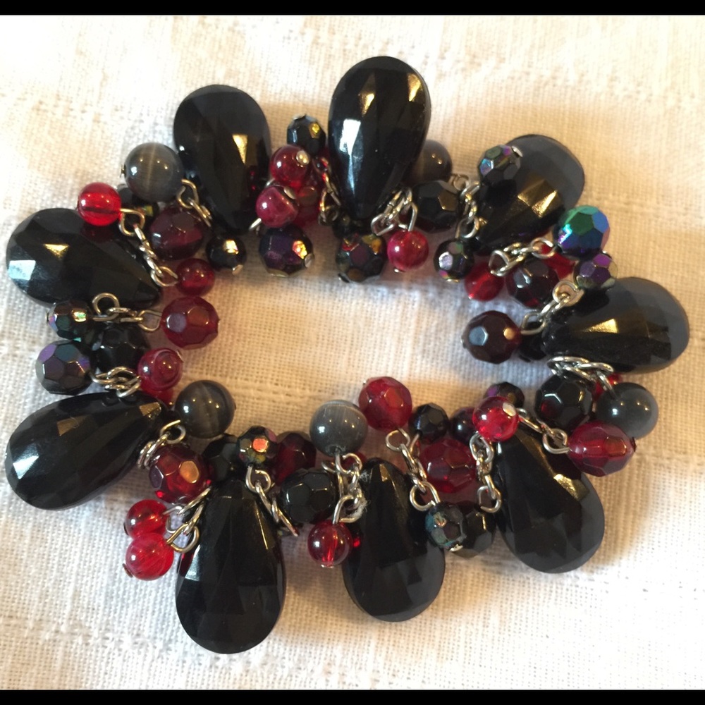 Black & red stretch bead bracelet
